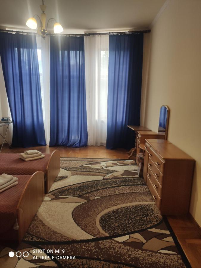 Apartments Domovik ,Kirilla I Mefodiya, 5 Mukácheve Exterior foto