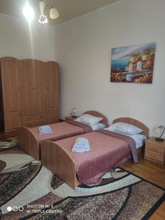 Apartments Domovik ,Kirilla I Mefodiya, 5 Mukácheve Exterior foto