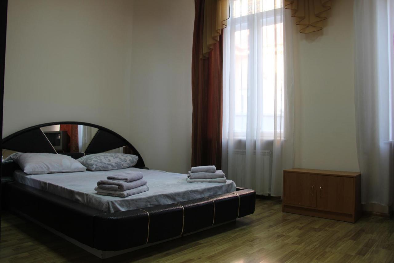 Apartments Domovik ,Kirilla I Mefodiya, 5 Mukácheve Exterior foto
