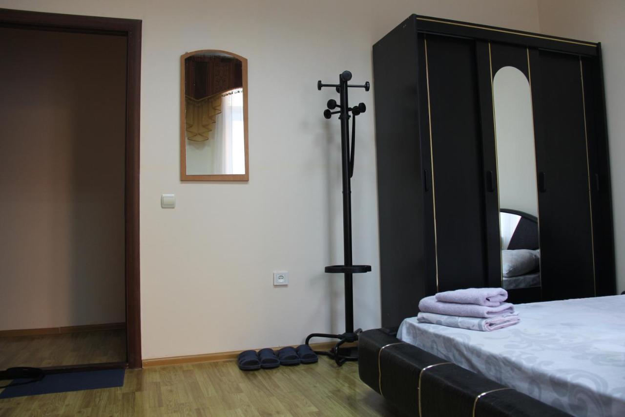 Apartments Domovik ,Kirilla I Mefodiya, 5 Mukácheve Exterior foto